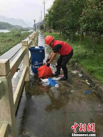 河两岸也是仇云峰的巡视范围 仇云峰提供